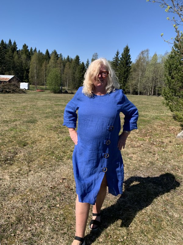 Tuffaste linneklänningen ifrån Lene Idar - Bild 3