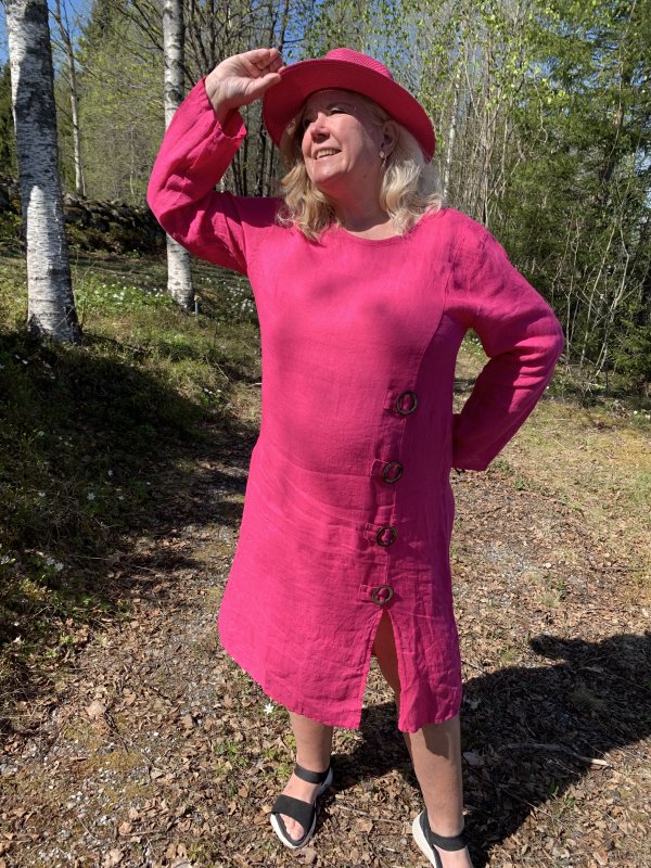 Tuffaste linneklänningen ifrån Lene Idar