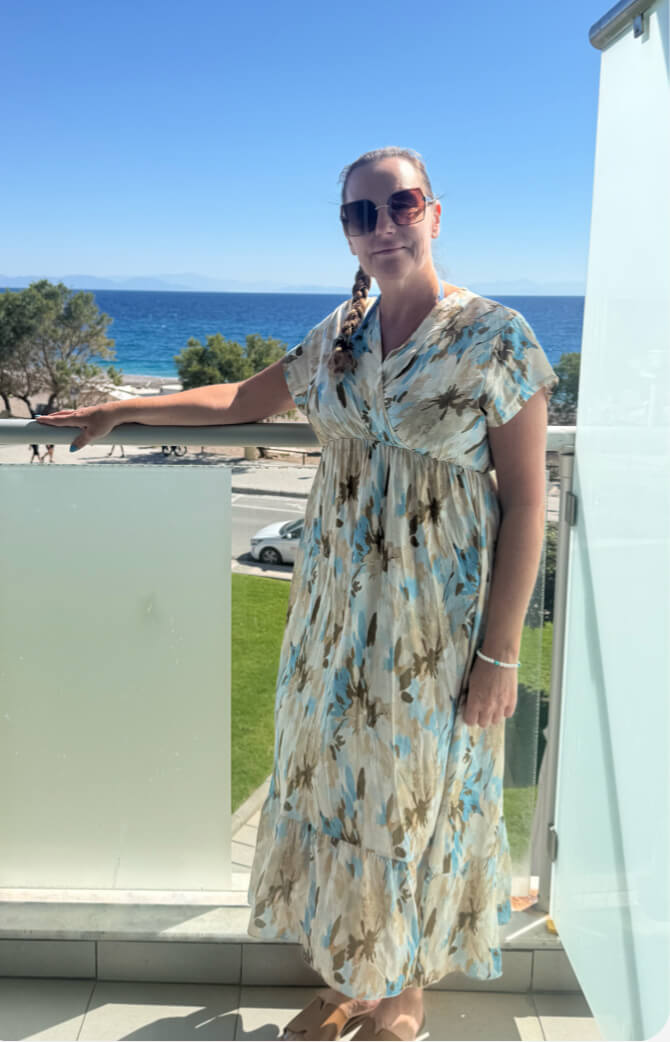 Klänningen Lisette med blommstermönster i två färger Onesize 36/42 - Bild 4