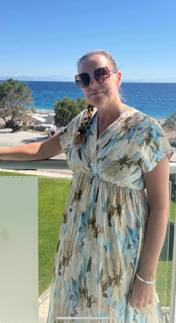 Klänningen Lisette med blommstermönster i två färger Onesize 36/42 - Bild 5
