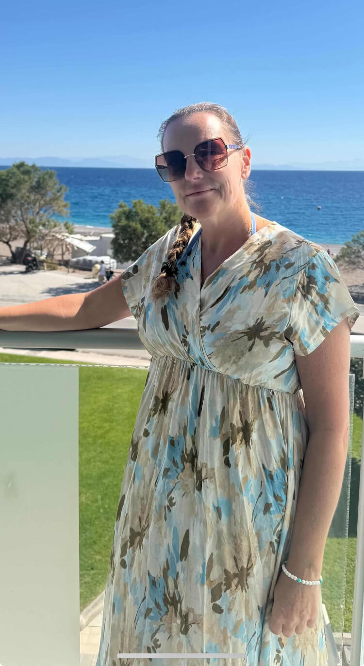 Klänningen Lisette med blommstermönster i två färger Onesize 36/42 - Bild 5