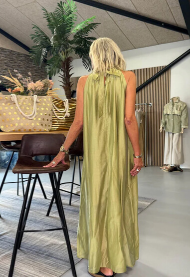 Vackra aftonklänningen Nanati Strl Onesize 36/44 - Bild 2
