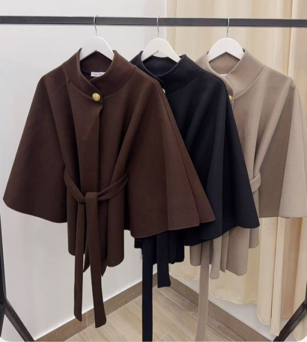 Populär. Mjuk o fin Cape ifrån Cosy House Svart Brun o Taupe