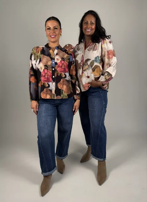 ELLY blus finns i tre färger Camicia
